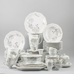 549998 Dinner set